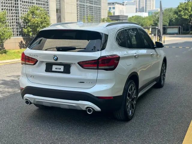 BMW X1 — Фото автомобиля 11
