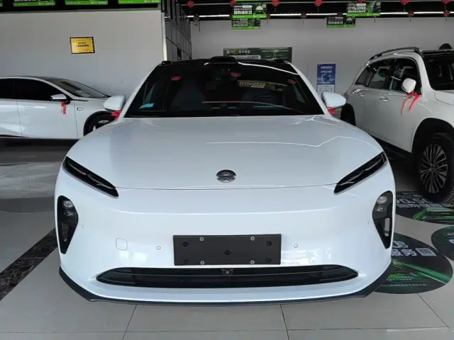 Nio ET5 Touring — Фото автомобиля 2