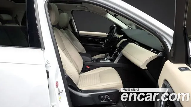 Land Rover Discovery Sport — Фото автомобиля 11