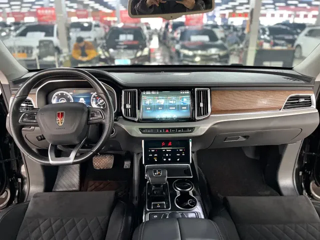 Hongqi HS7 — Фото автомобиля 9
