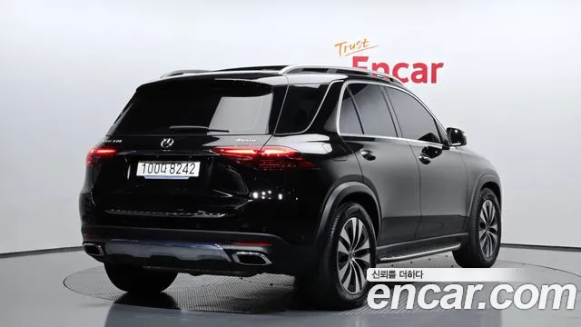 Mercedes-Benz GLE-Class — Фото автомобиля 2