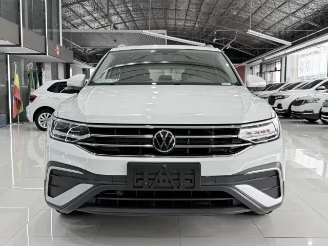 Volkswagen Tiguan L — Фото автомобиля 2
