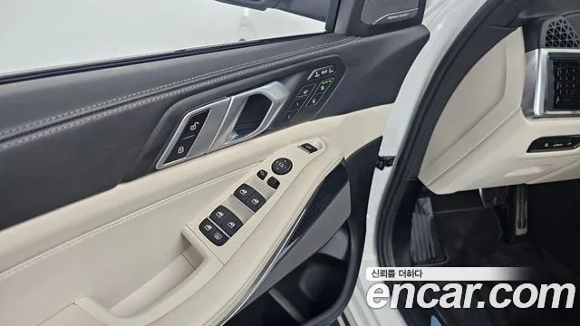 BMW X7 — Фото автомобиля 25