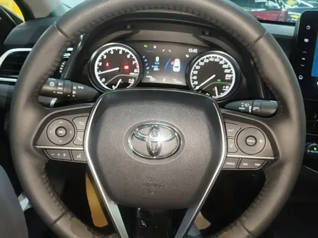 Toyota Camry — Фото автомобиля 10