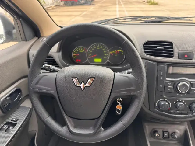 Wuling Hongguang — Фото автомобиля 7