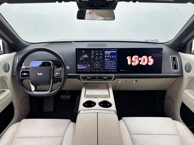 Li Auto L9 — Фото автомобиля 10