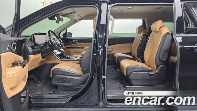 Kia Canival — Фото автомобиля 24