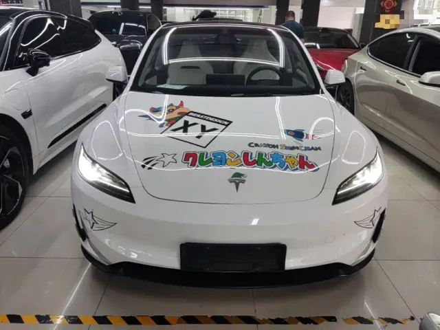Tesla Model 3 — Фото автомобиля 2