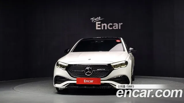 Mercedes-Benz E-Class — Фото автомобиля 3