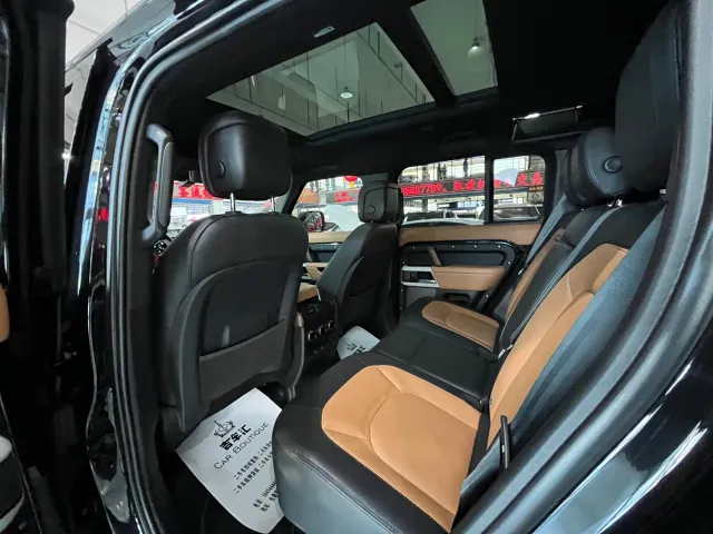 Land Rover Defender — Фото автомобиля 5