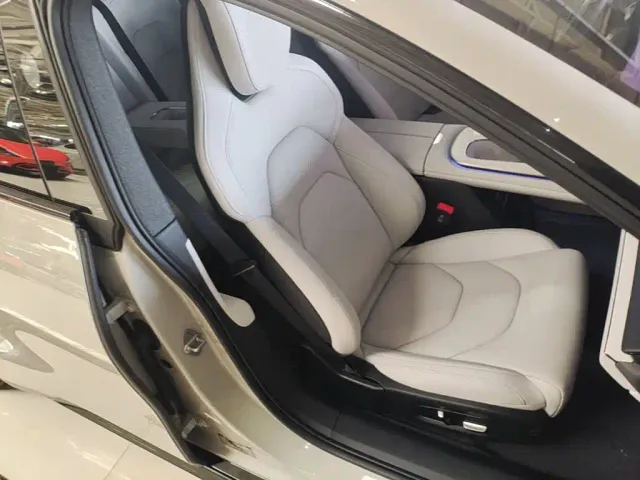 Xiaomi SU7 — Фото автомобиля 24