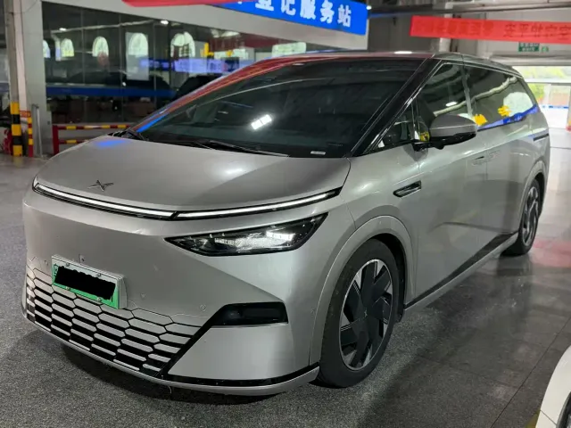 Фотография автомобиля — Xpeng X9