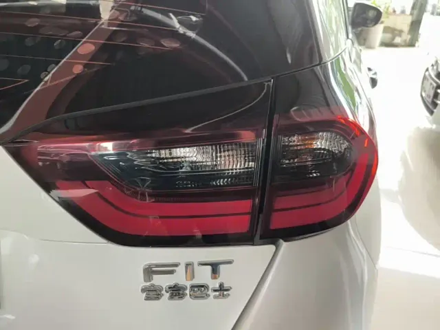 Honda Fit — Фото автомобиля 7