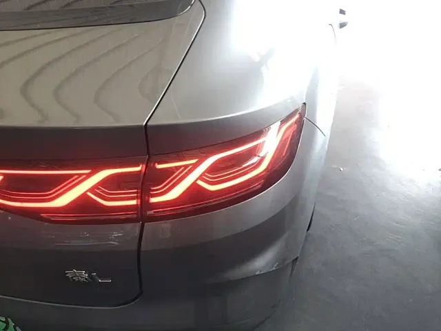 BYD Qin L — Фото автомобиля 23
