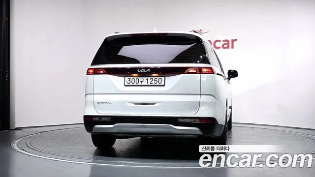 Kia Canival Carnival 4 поколение 9 мест Prestige — Фото автомобиля 4
