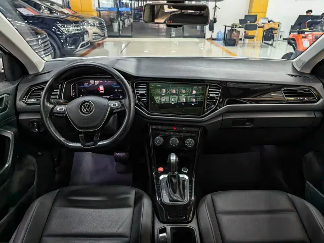 Volkswagen T-Roc — Фото автомобиля 12