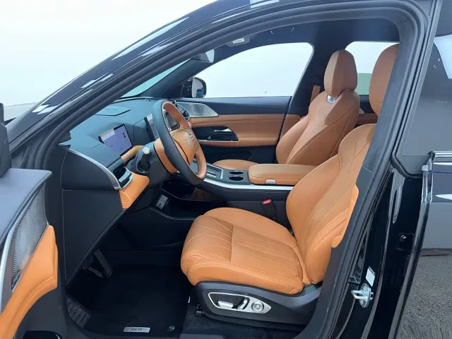 Xpeng G9 — Фото автомобиля 11