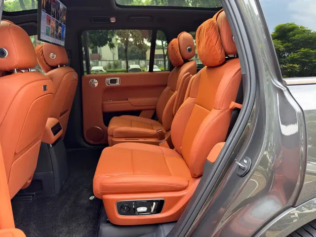 Li Auto L9 — Фото автомобиля 13