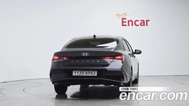 Hyundai Avante — Фото автомобиля 4