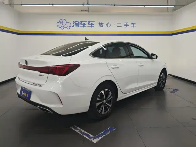 Changan Eado — Фото автомобиля 3