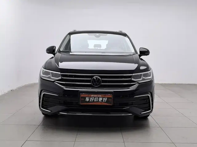 Volkswagen Tiguan L — Фото автомобиля 3