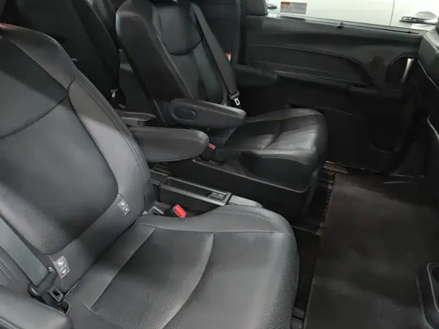 Toyota Granvia — Фото автомобиля 14