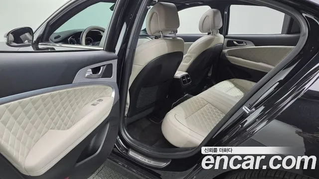 Genesis G70 New — Фото автомобиля 17