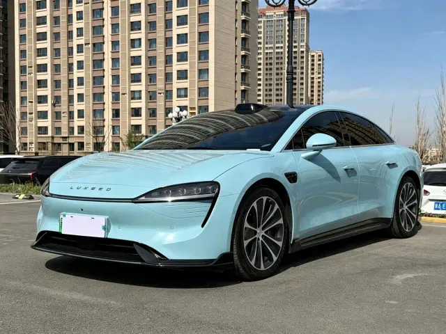 Фотография автомобиля — Luxeed S7