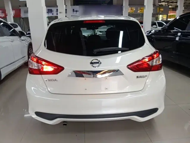 Nissan Tiida — Фото автомобиля 5
