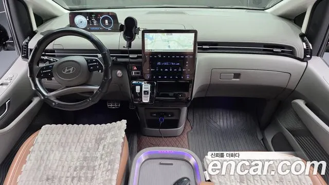 Hyundai Staria Staria 4WD Lounge 9 мест — Фото автомобиля 7