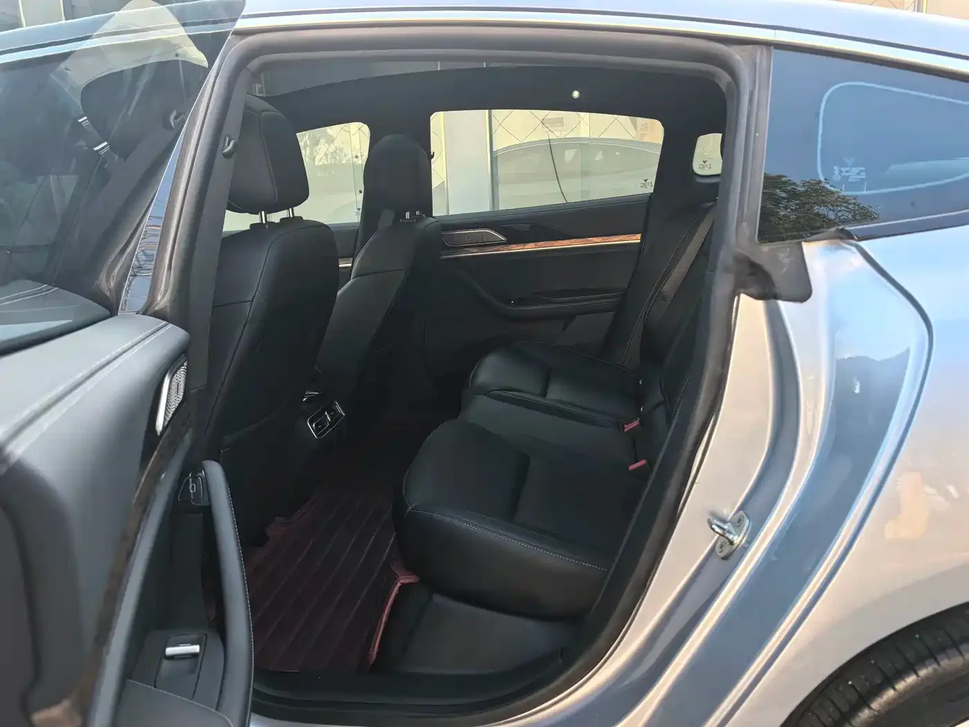 Nezha Auto Nezha S 2024 Facelift Extended Range 1060 Lite Edition — Фото автомобиля 12