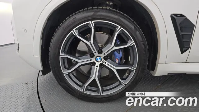 BMW X5 xDrive 40i M Sport — Фото автомобиля 5