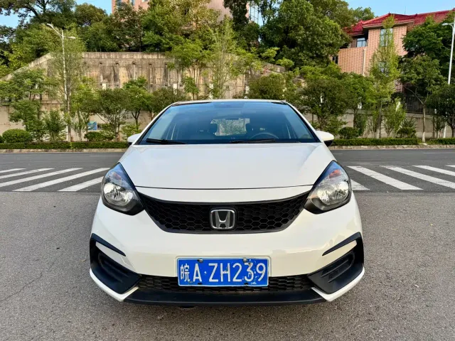 Honda Fit — Фото автомобиля 3