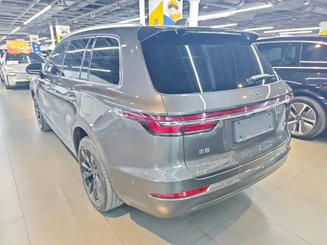 Li Auto ONE — Фото автомобиля 4