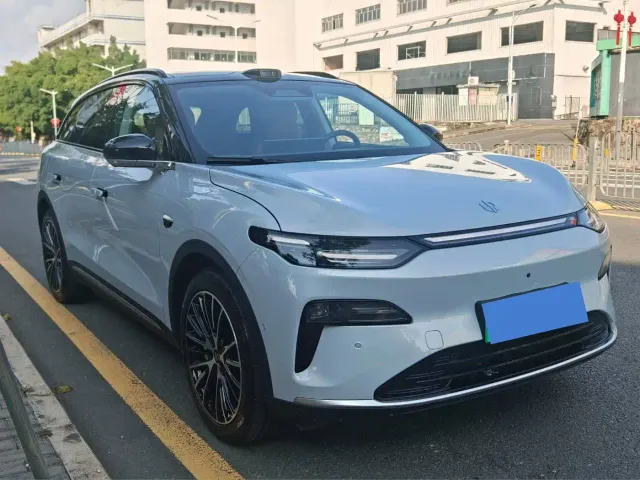 Leapmotor C11 — Фото автомобиля 3