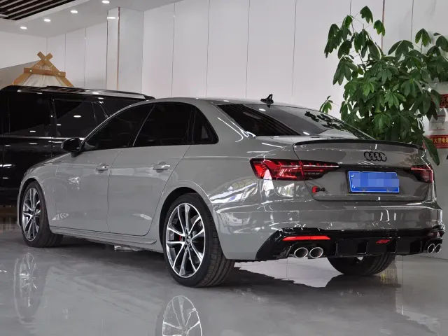 Audi S4 — Фото автомобиля 4