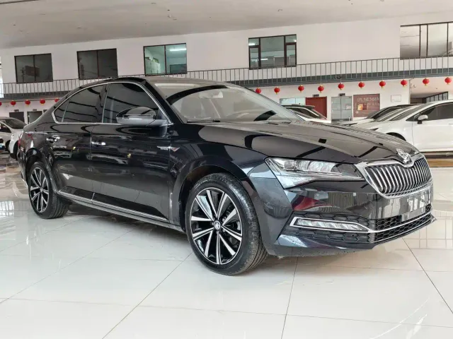 Skoda Superb — Фото автомобиля 2