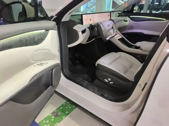 IM Motors LS6 — Фото автомобиля 15