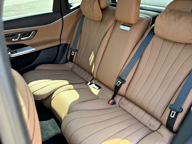 Mercedes-Benz E-Class — Фото автомобиля 8