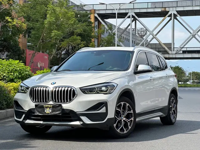 Фотография автомобиля — BMW X1