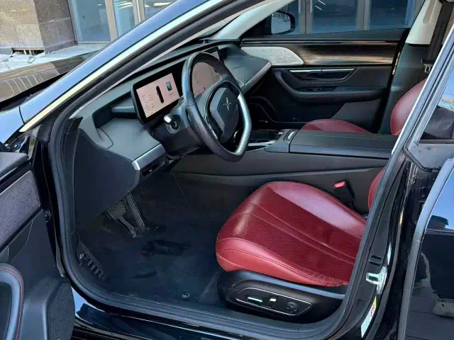 Xpeng P7 — Фото автомобиля 7