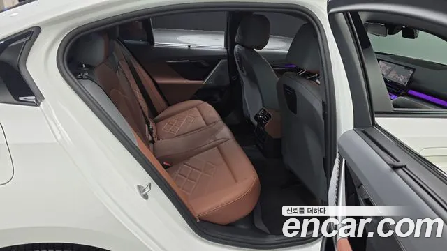 BMW 5-Series 5 серия (G60) 530i xDrive M Sport — Фото автомобиля 12
