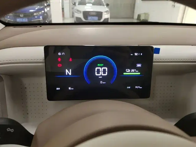 Wuling Hongguang Mini EV — Фото автомобиля 11