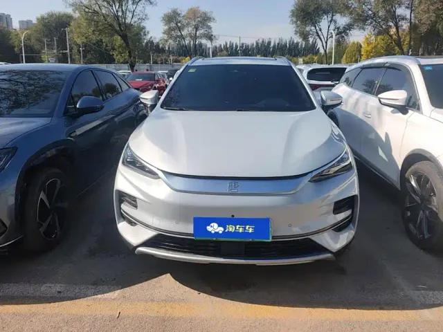 BYD Tang — Фото автомобиля 2