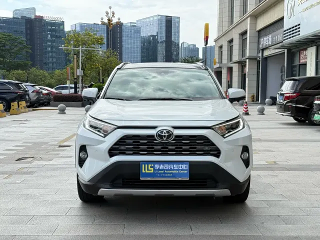 Toyota RAV4 — Фото автомобиля 2