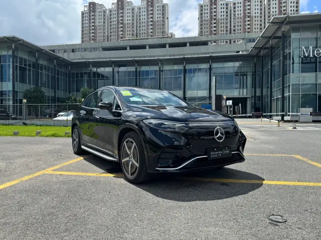 Mercedes-Benz EQS SUV — Фото автомобиля 3