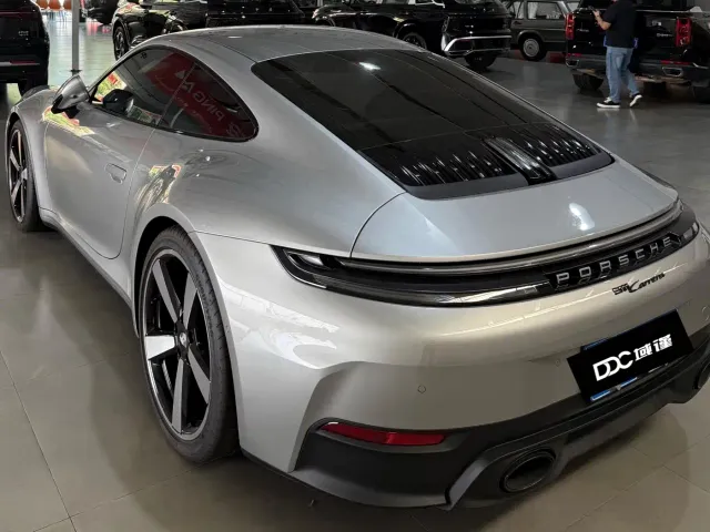 Porsche 911 — Фото автомобиля 2