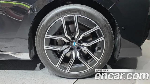 BMW 7-Series — Фото автомобиля 21
