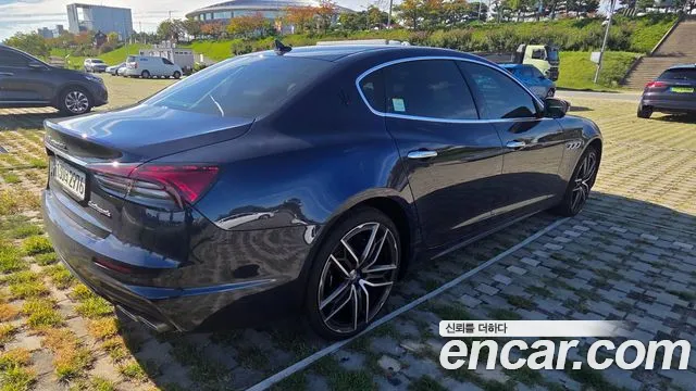 Maserati Quattroporte — Фото автомобиля 2