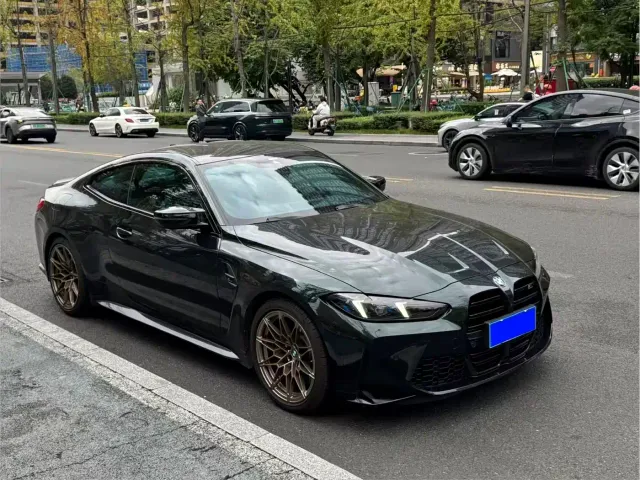 BMW M4 — Фото автомобиля 3